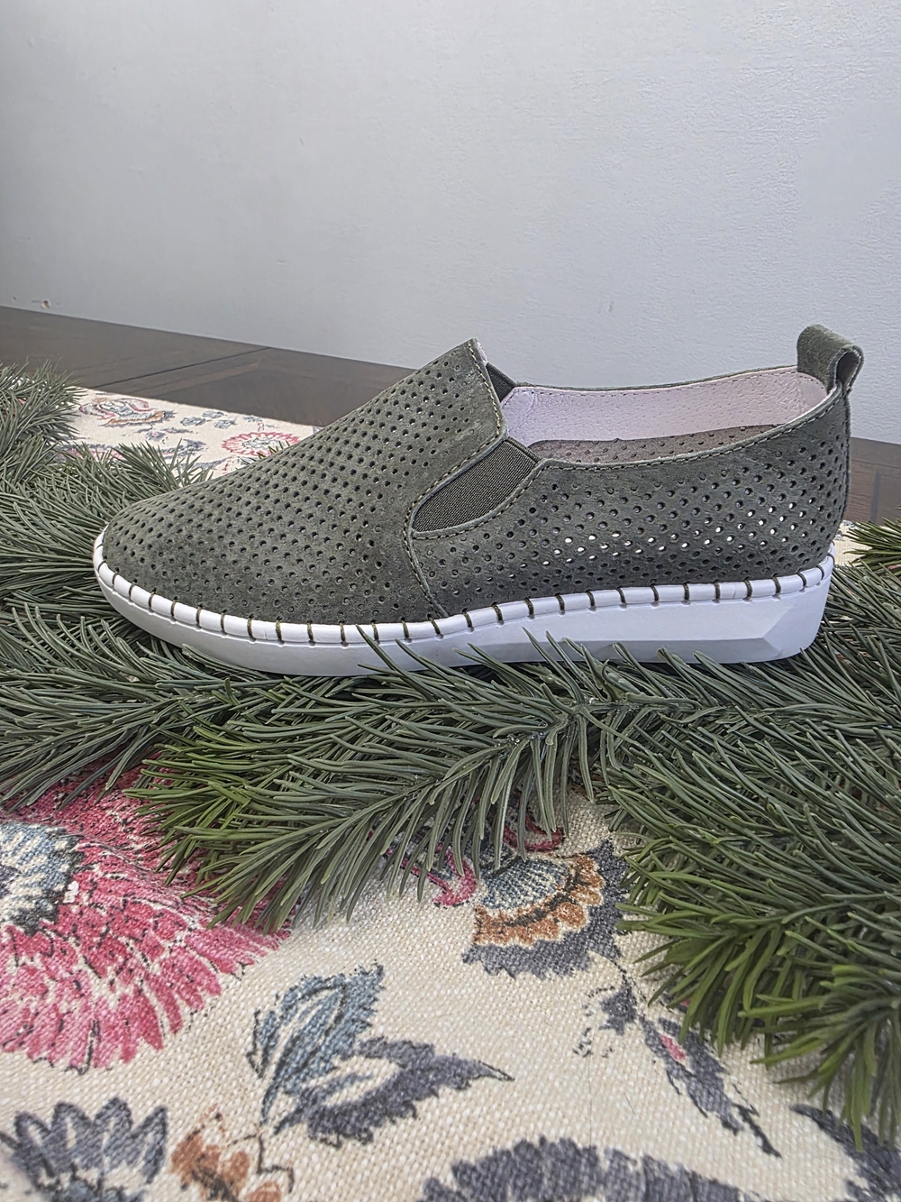 bernie mev. Women's TW 98 Slip-on in Moss Green